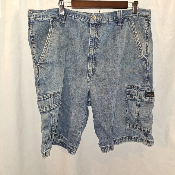 Wrangler Blue Cargo Shorts Relaxed Fit - Picture 1 of 6